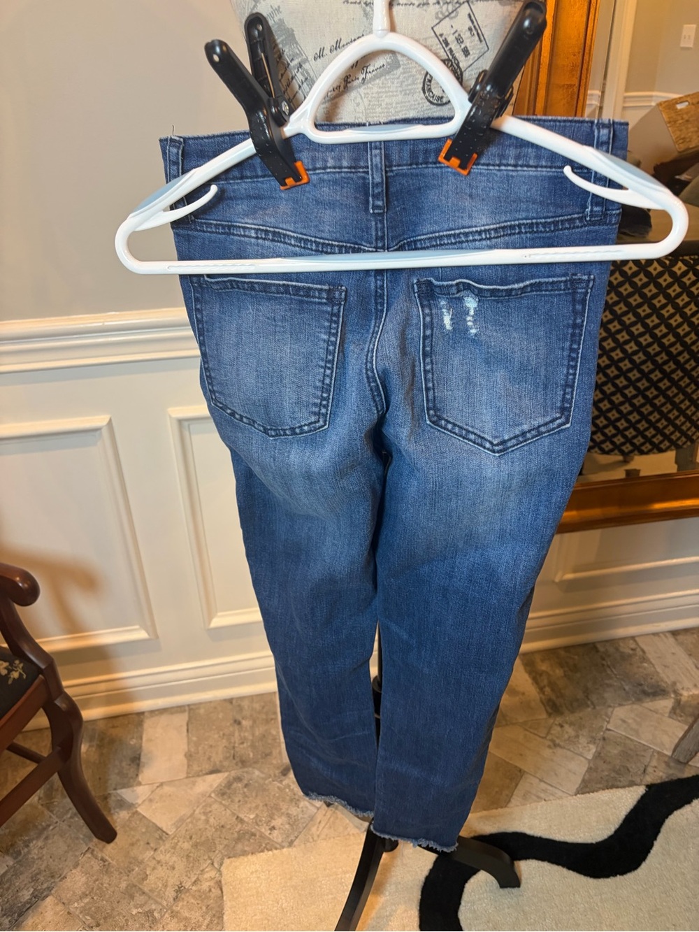 Women's Mid Blue Straight Leg Jeans — Casual High-Rise Fit - Picture 4 of 5